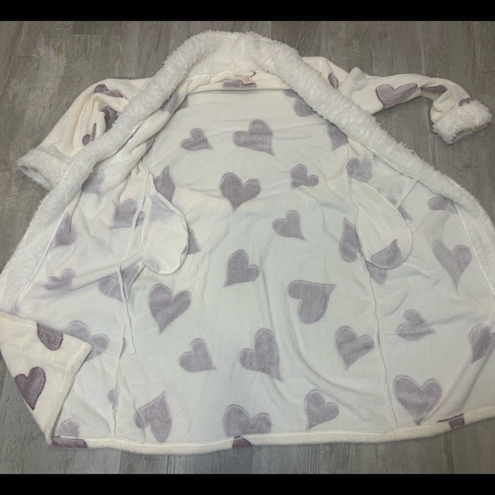 New Secret Treasures Hearts Winter White Superminky Sleep Robe - Medium - Picture 3 of 10